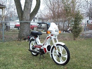1995_tomos_targa_white_with_red_decals_front